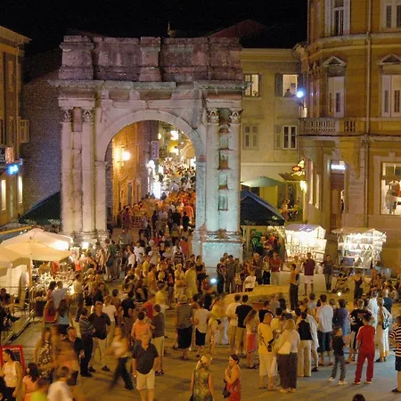 Апартаменти Cala *